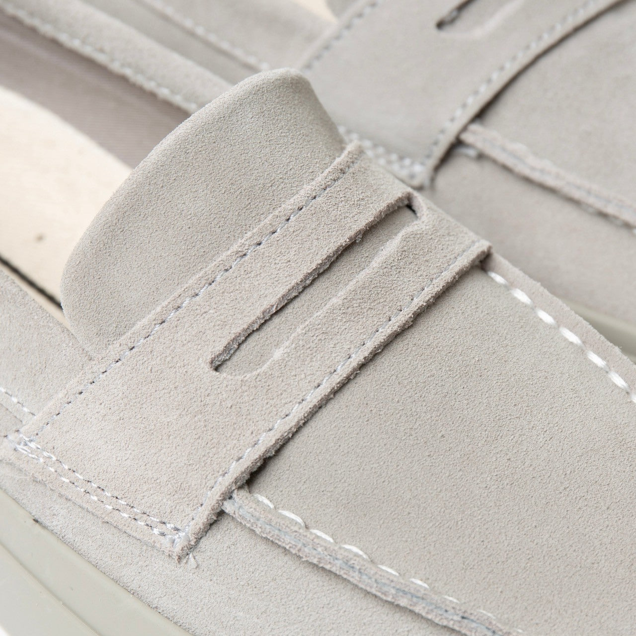 PENNY Suede Taupe Gray Mono