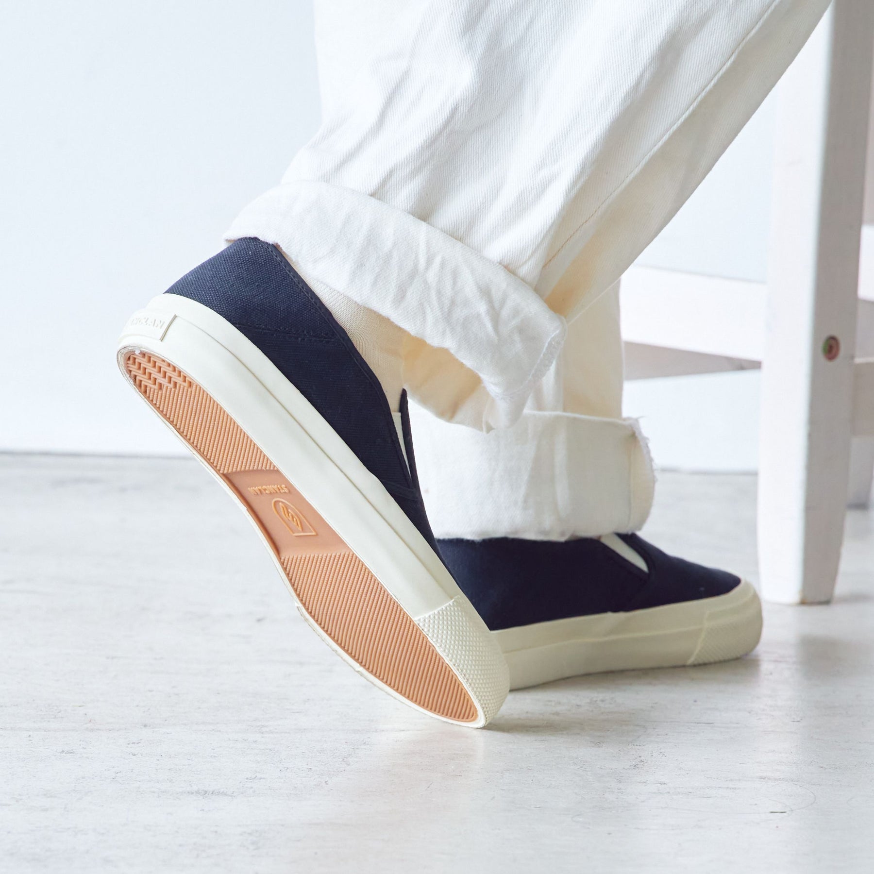 ZUPPA Canvas Black