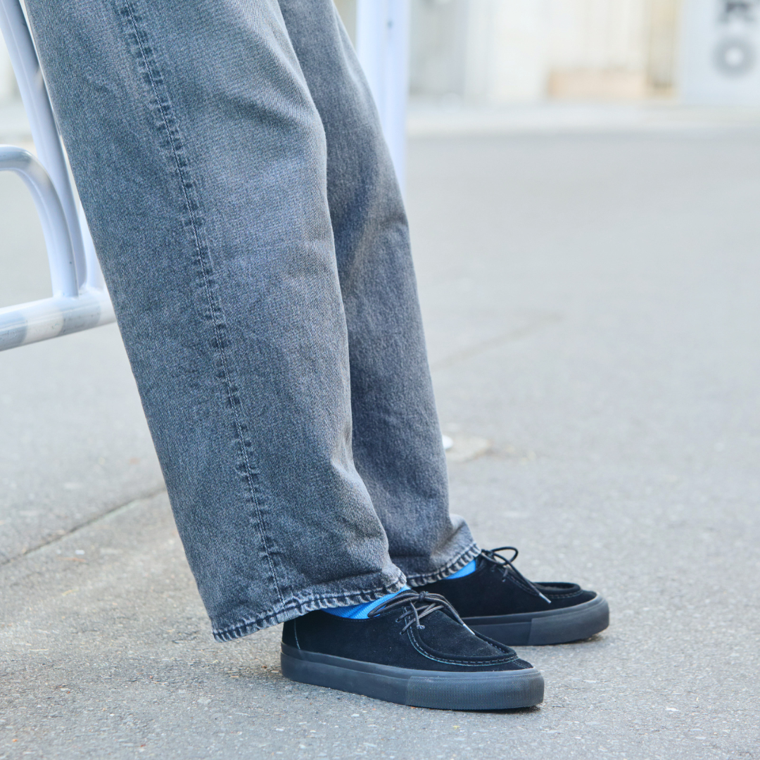 TYROL Suede Black Mono