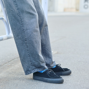 TYROL Suede Black Mono