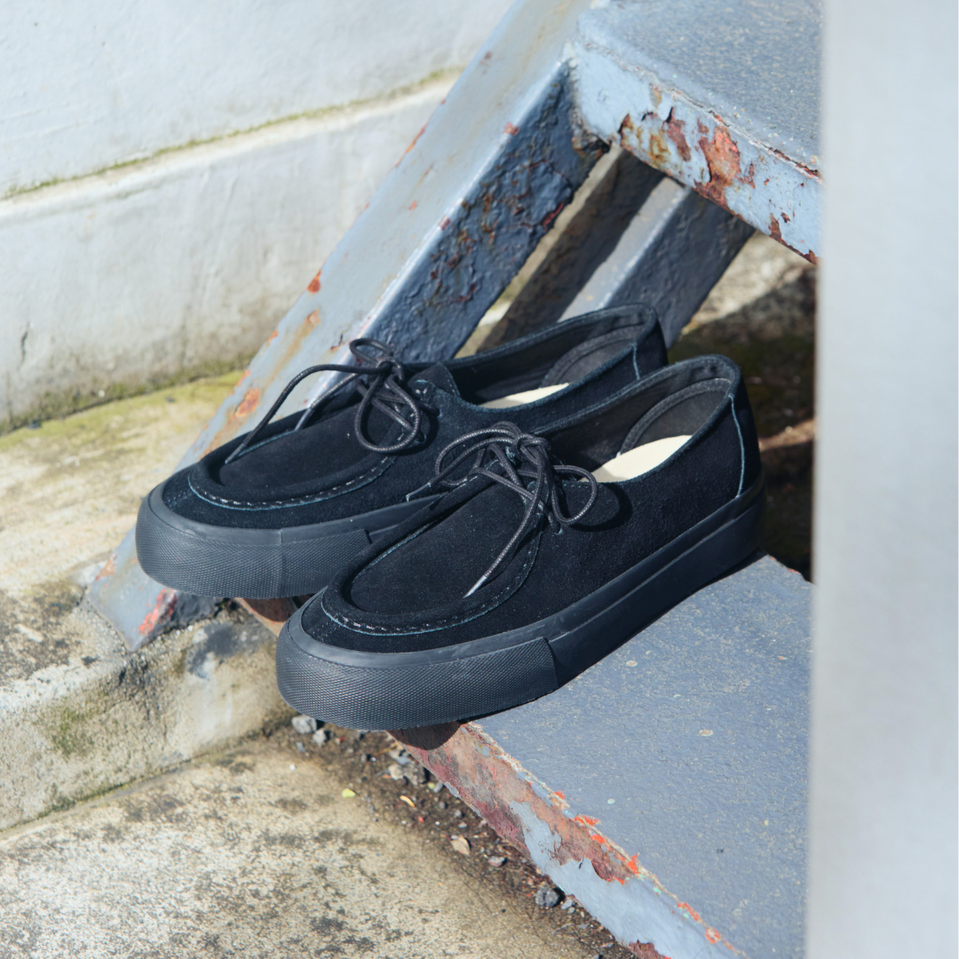 TYROL Suede Black Mono