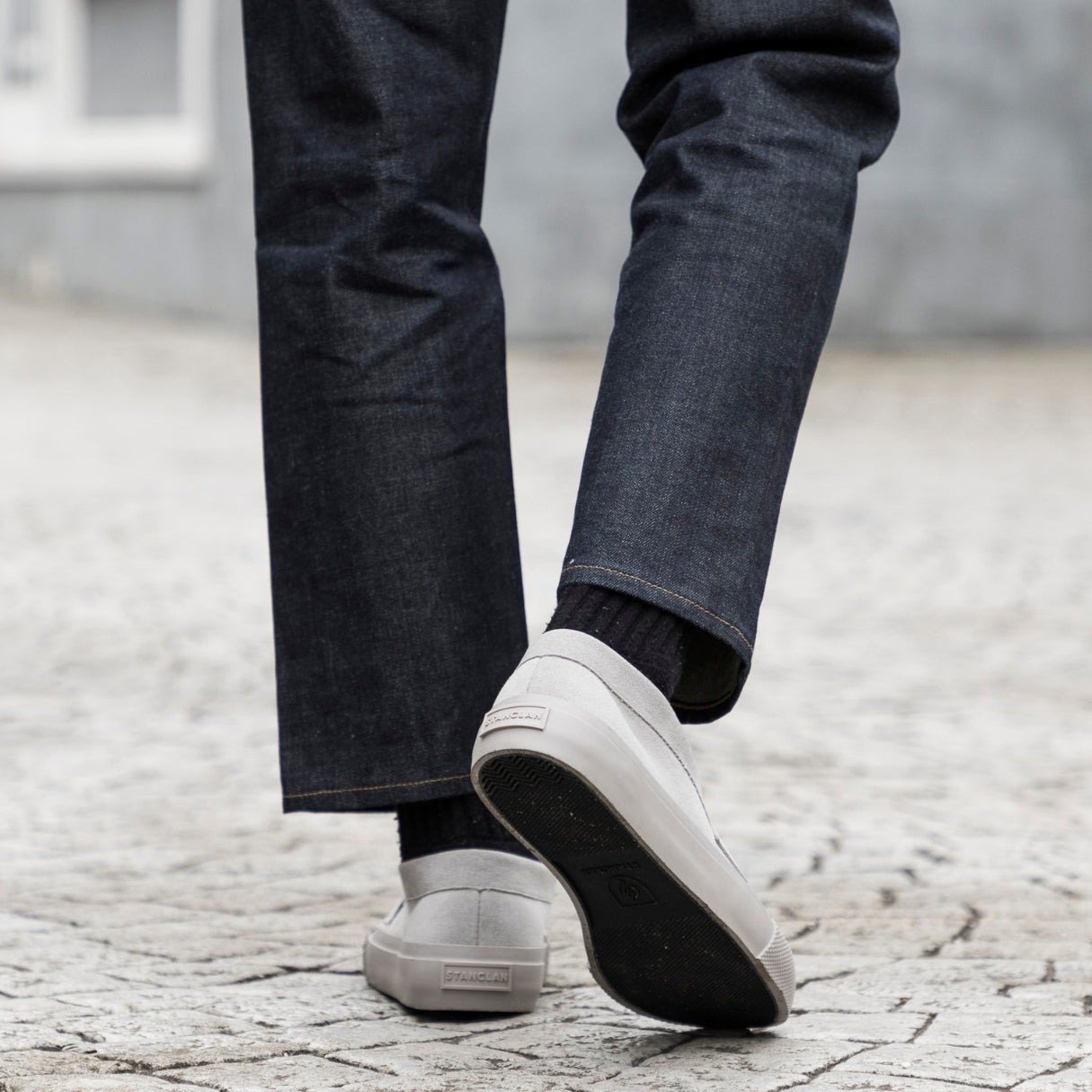 PENNY Suede Taupe Gray Mono